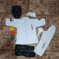 لباس کاراته با تجهیزات