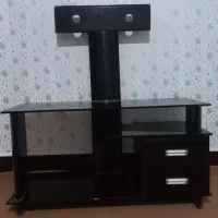 میز تلویزیون ودو عدد در