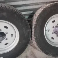 یک جفت لاستیک گل عقب نیسان ۹۰ درصد با رینگ ترک