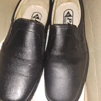 کفش مردانه سایز ۴۰ به  ۴۱ هم میخوره چرم