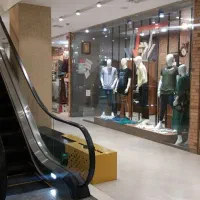 رهن-و-اجاره-مغازه-تجاری-همکف-مجتمع-امیران