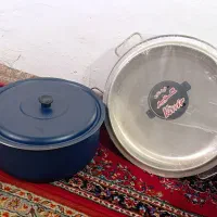 قابلمه به همراه تابه بزرگش