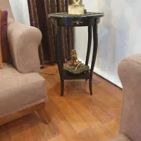 آباژور و میز چوبی|چراغ خواب و آباژور|پرند, فاز ۵|دیوار