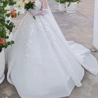 لباس عروس دوبنده اروپایی ، دنباله دار شیک و خاص