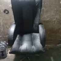 صندلی اداری درحد کم استفاده شده