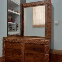 میزآرایش وچرخ خیاطی