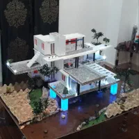 خانه و آبشار
