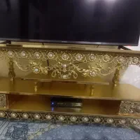 میز تلویزیون برنجی خالص  و چند عدد گلدون