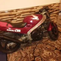 تریل روان و سیبی ار250چهار سیلندر