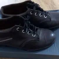 کفش سایز ۳۸