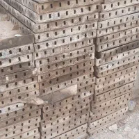 قالب فلزی وشمع وبالابر