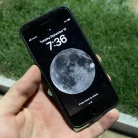 ایفون se2020 در حد نو باز نشده