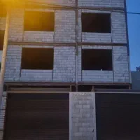 ساختمان ۶ واحدی مهندسی‌ساز با اسکلت قوی