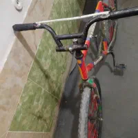 دوچرخه|دوچرخه، اسکیت، اسکوتر|خاش, |دیوار