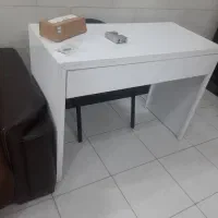 میز ناخن در حد نو . ۲ عدد اینه باکس خور .پارتیشن