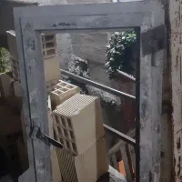 پنجره آهنی کوچک در اندازه ۴۶در ۷۶|مصالح و تجهیزات ساختمان|پاوه, |دیوار