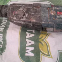 دریل و سنگ فلز