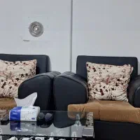 مبل و میز و بالشت