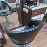 دکور آرایشگاه اصلاح سرشور صندلی میکاپ آرایشی|آرایشگاه و سالن‌های زیبایی|اصفهان, شهرستان|دیوار