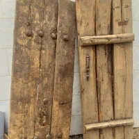 درب قدیمی متعلق به دوره صفوی قیمت توافقی