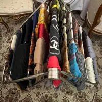 تعدادی شال و روسری،چادر مشکی و رنگی همه باهم