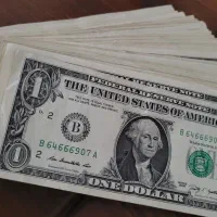 ۸۰ عدد اسکناس ۱ دلاری