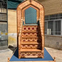 منبر چوبی نفیس و دست‌ساز  بسیار خاص و پرکار