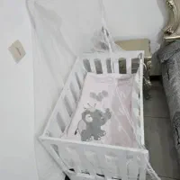تخت نوزاد کنار تخت مادر|تخت و سرویس خواب|شیراز, لشکری‎|دیوار