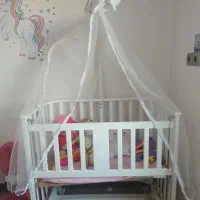 تخت کنار مادر گهواره‌ای سالم سالم