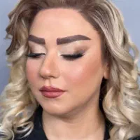 میکاپ وگریم تخصصی ۳۵۰
