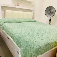 تخت دونفره سالم و تمیز