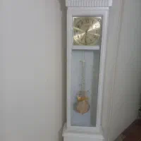 ساعت ایستاده ومیز تلوزیون