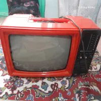تلویزیون قدیمی ۱۶ اینچ قدیمی قرمز توشیبا