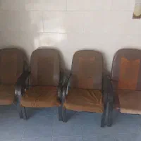 ۳ عدد صندلی