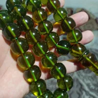 یه تسبیح بسیار زیبا کلکسیونی رنگ زیتونی|کلکسیون اشیاء عتیقه|بروجرد, |دیوار