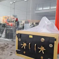 زیر ویترین طلایی دودر ۱۲۰۰مدل سه در۱۸۰۰ گاوصندوق