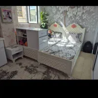 دو عدد تخت و میز آرایش|تخت و سرویس خواب|بیجار, |دیوار