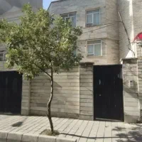 ۱۱۵متر*ویلایی ۲طبقه* بهترین لوکیشن عطاران