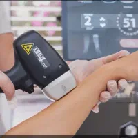 استخدام اپوراتور لیزر موهای زائد