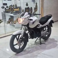 موتور ژاپنیSuzuki GS150Rمدل ۱۳۹۵ سفید بسیار کم‌کار