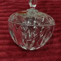 تعدادی ظروف پذیرایی شیشه ای