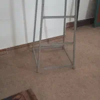 چهارپایه فلزی