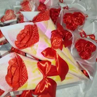 تخفیف ویژه برای گل های روبانی و گلبرگی