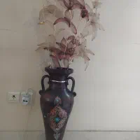 گلدان با گل