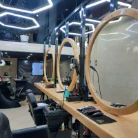 آرایشگر حرفه ای مردانه