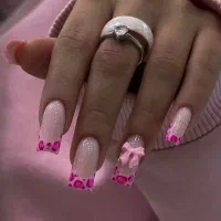 خدمات حرفه ای ناخن ،بافت مو،کراتین با تخفیف ویژه