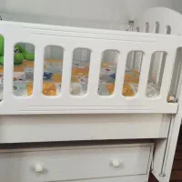 تخت و گهواره نوزاد