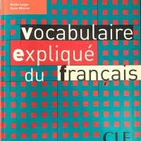 تدریس زبان فرانسه توسط مدرس خانم