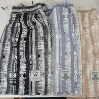 کارگر ساده اقا- وسط کاری تولید پوشاک