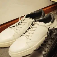 کفش چرم سفید